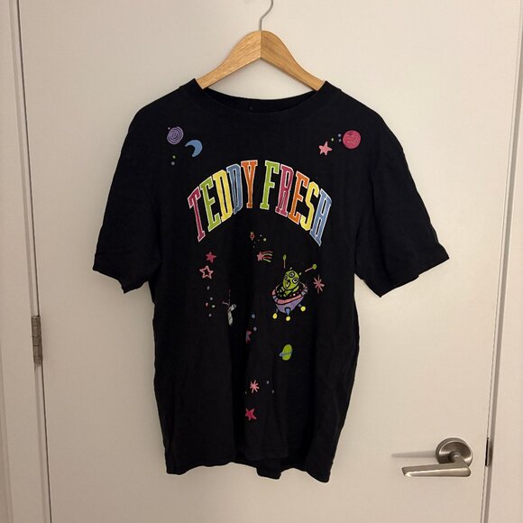 Black Teddy fresh aliens t-shirt - Picture 1 of 2